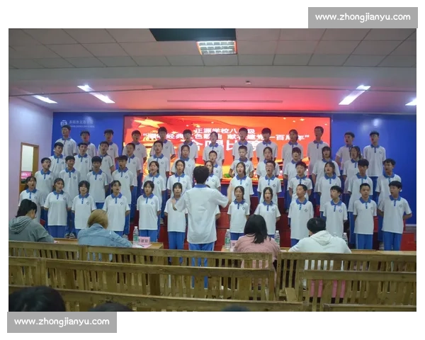 苏州队赛后打扫更衣室传递正能量 留言：保持热爱共铸苏超未来